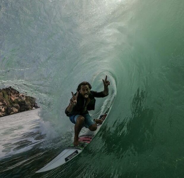 Surfing Indonesia